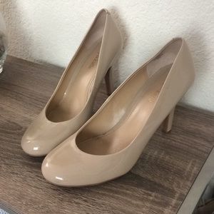 Kelly & Katie nude heels